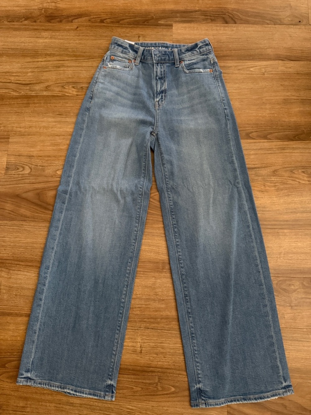 American Eagle Outfitters Women's Light Blue High-Rise Jeans